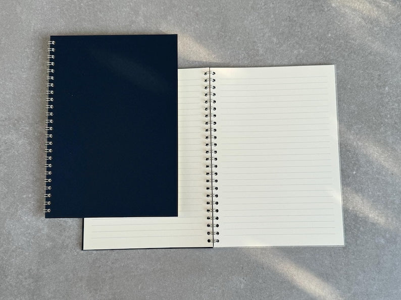 Couverture en cuir recyclé pour cahier A5 spirale avec poches