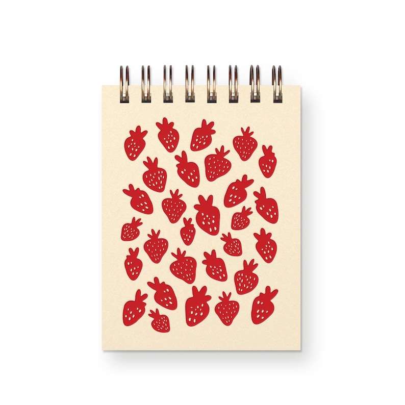 Carnet de notes motif fraise 3x4 pouces, reliure spirale métallique, pages blanches non lignées, 65 pages