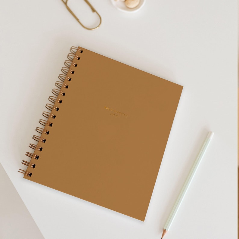 Agenda quotidien Mindful Productivity non daté 90 jours, couverture unie avec feuille d'or