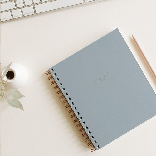 Agenda quotidien Mindful Productivity non daté 90 jours, couverture unie avec feuille d'or