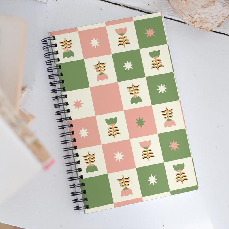 Carnet de notes rétro - Tulipe scandinave en damier vert mousse et rose mastic