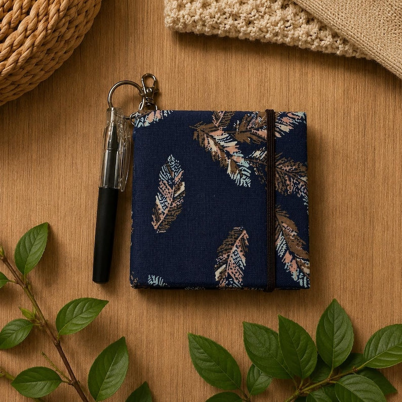 Carnet de notes pense-bête bleu marine avec plumes, style bohème, 3,5 x 3,5 pouces