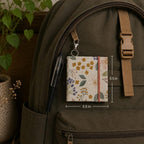 Bloc-notes porte-clés fait main 3,5 pouces avec fleurs sauvages et baies, stylo inclus, clip floral